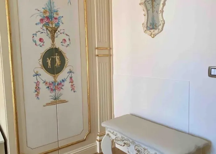 Maison De Luxe